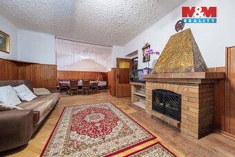 Nabízíme k prodeji rodinný dům o užitné ploše 233 m² stojící