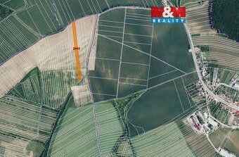 Prodej pozemku o výměře 719 m2 v katastru obce Stavěšice. Je