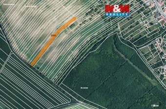 Prodej pozemku o výměře 719 m2 v katastru obce Stavěšice. Je