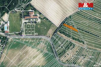 Prodej pozemku o výměře 115 m2 v katastru obce Stavěšice. Je