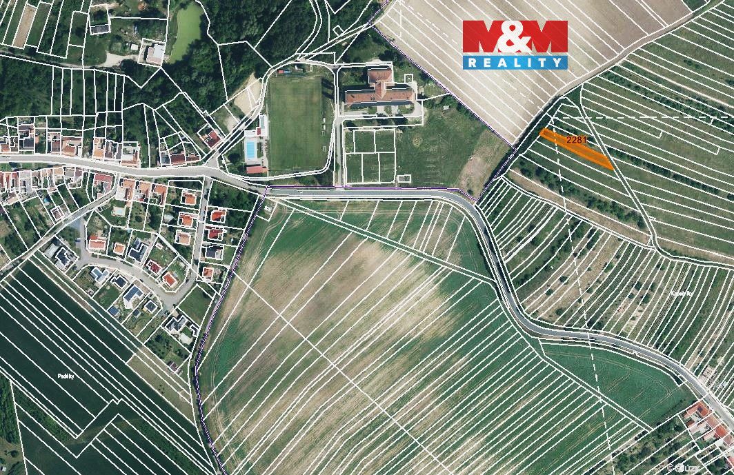 Prodej pozemku o výměře 115 m2 v katastru obce Stavěšice. Je