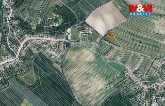 Prodej pozemku o výměře 115 m2 v katastru obce Stavěšice. Je