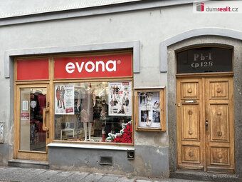 cena je včetně provize RK, DPH a veškerého právního servisu,