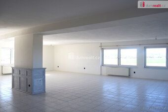 +popl. 4500, , k pronájmu komerční prostor o CP 139m², který