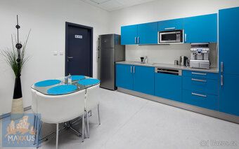 K pronájmu nabízíme krásné kanceláře pro 2 osoby (12 m2), um