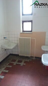 Dovolujeme si vám nabídnout k pronájmu komerční prostory v b