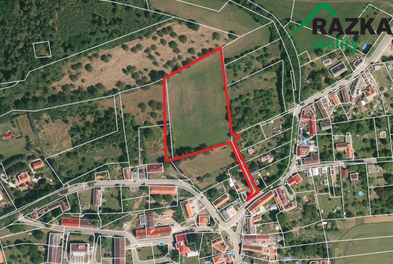 Dovoluji si Vám nabídnout k prodeji stavební pozemek v obci 
