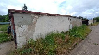 Pronajmu garáž bez elektro Je to krajní střecha nová. Garáž 