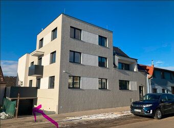 Pronajmu garáž v Brně-Obřanech. Cena 3.000 Kč měsíčně. První