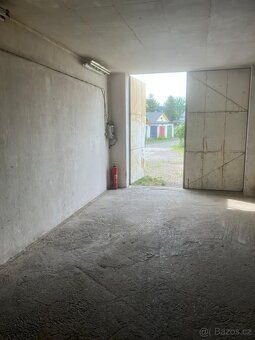 Prodám velkou garáž nad 60 m2 na vlastním oploceném pozemku 