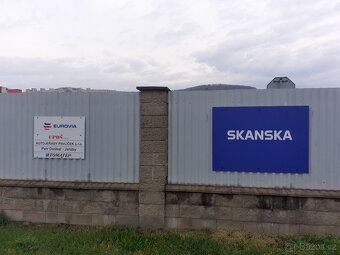 Nabízíme k pronájmu zařízené kanceláře o výměře (14, 16, 18,