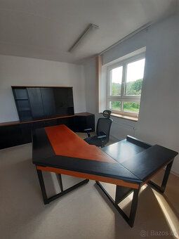 Nabízíme k pronájmu zařízené kanceláře o výměře (14, 16, 18,