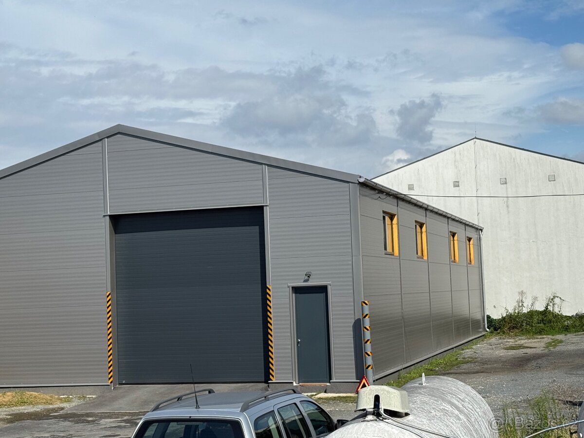 Cca 8x24m výška 5m možno zvednout , fotky haly po dokončení 