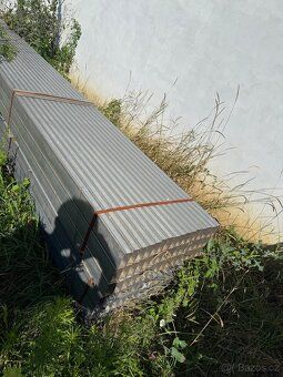 Cca 8x24m výška 5m možno zvednout , fotky haly po dokončení 