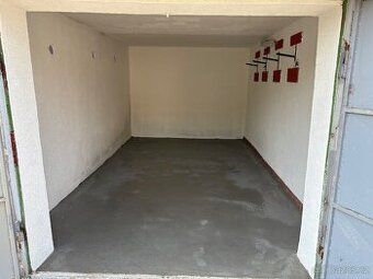 PRONAJMU GARÁŽ NA ULICI CHELČICKÉHO VOLNÁ OD 1.7.2026 VEDLE 