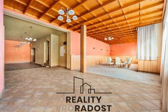 Exkluzivně Vám nabízím k prodeji budovu hotelu, známou ve Zn