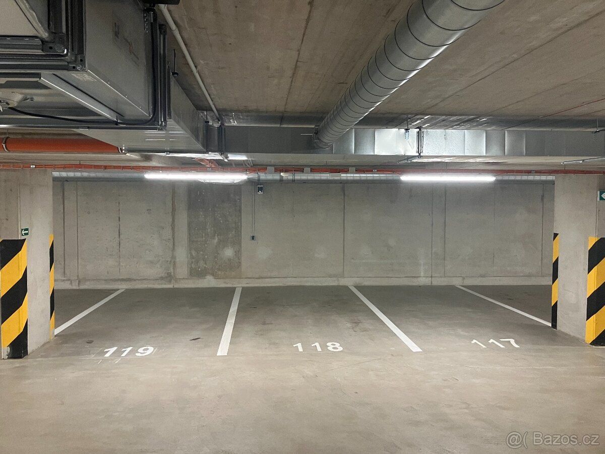 Nabízím Vám k pronájmu garážové stání v Olomouci, na ulici A