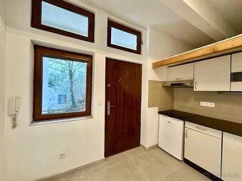Nabízíme k pronájmu stylový byt 1+kk o velikosti 20 m², situ