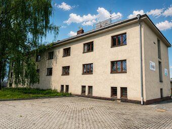 Nabízíme k pronájmu vytápěné skladové prostory o výměře 205 