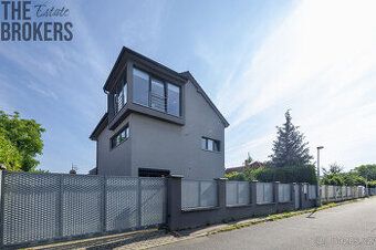 Prodej rodinného domu Praha Lahovice, pozemek 1428 m²Nabízím