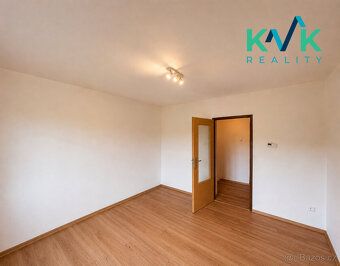 Nabízíme k pronájmu světlý a útulný byt o dispozici 3+1 a ce