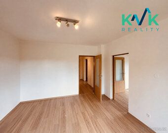 Nabízíme k pronájmu světlý a útulný byt o dispozici 3+1 a ce