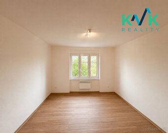 Nabízíme k pronájmu světlý a útulný byt o dispozici 3+1 a ce