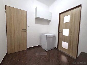 K pronájmu nabízíme prostorný a světlý byt 2+kk poblíž obcho