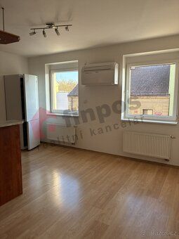 Nabízíme k pronájmu světlý a moderní byt 2+kk s celkovou plo