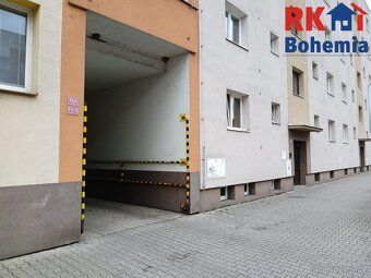 Garáž v centru Mladé Boleslavi bezpečné parkování i investič