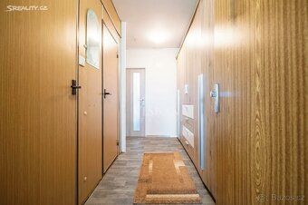 Nabízíme k prodeji světlý byt 2+kk v osobním vlastnictví, si