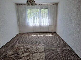 Pronájem bytu 3+1 s balkonem, 74 m², Plzeň – Košutka
Nabízím