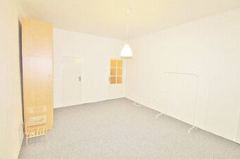 🌿 Nájem byt 1+kk (cca 30 m²) u metra C Pankrác v klidné ulic