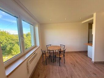 Prodám byt ve Zlíně-Malenovicích, jedná se o byt 2+1 (52m2) 