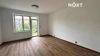 Pronájem nadstandardně zrekonstruovaného bytu 3+kk s komorou