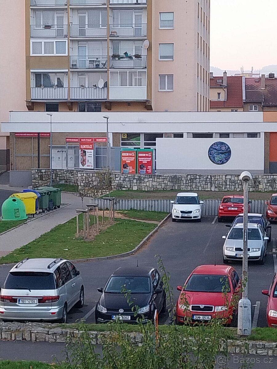 Pronajmu reklamni plochu u Luny - na adrese Jiraskova 5959 C