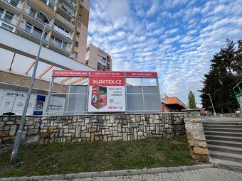 Pronajmu reklamni plochu u Luny - na adrese Jiraskova 5959 C