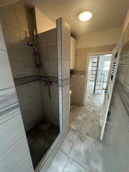 Slunný podkrovní mezonet 3+kk (77,5 m²) s klimatizací, vlast