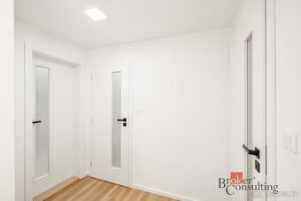 PronájemNabízíme k pronájmu světlý a prakticky řešený byt o 