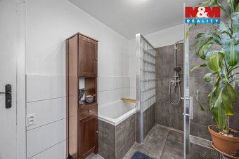 V zastoupení majitele nabízíme k prodeji rodinný dům v klidn
