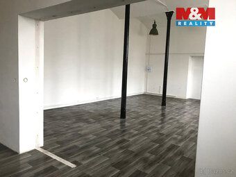 Nabízíme k pronájmu atraktivní komerční prostor 150 m² v Bra