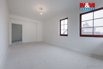 Nabízíme k prodeji bytový dům v prestižní lokalitě Karlových