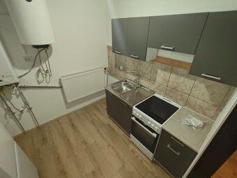 Nabízíme k dlouhodobému pronájmu jednotku v dispozici 2+1 o 