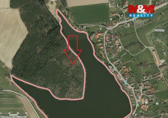 Prodej lesního pozemku o výměře 11302 m2. Jedná se o jeden p