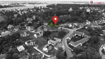 , Stavební pozemek o rozloze 1 067 m² s krásným výhledem – p