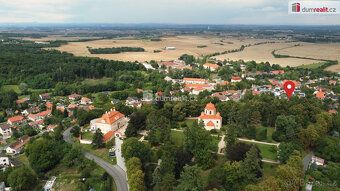 , Stavební pozemek o rozloze 1 067 m² s krásným výhledem – p