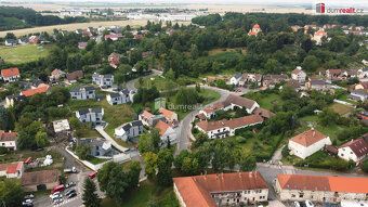 , Stavební pozemek o rozloze 1 067 m² s krásným výhledem – p