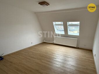 Nabízíme pronájem podkrovního bytu 2+1 o výměře 55 m2. Byt s