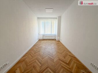 Jedná se o reprezentativní kancelářské prostory v samotném s