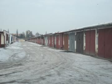 Dobrý den, nutně scháním garáž v Berouně Králově Dvoře atd. 